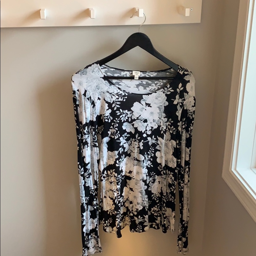 💕 2 for $15 💕Wilfred floral peplum shirt size L